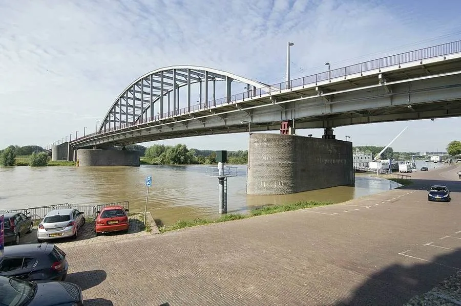 John-Frost-Brücke über den Nederrijn in Arnheim