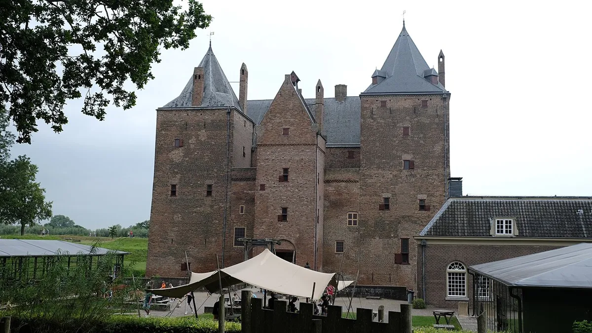Schloss Loevestein, Ausflugsziel ab Gorinchem
