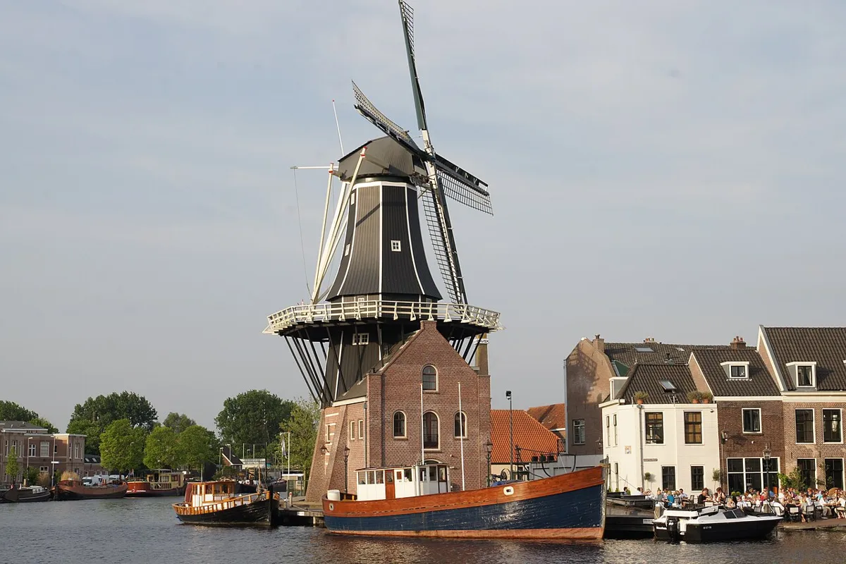 Windmühle De Adriaan am Spaarne in Haarlem