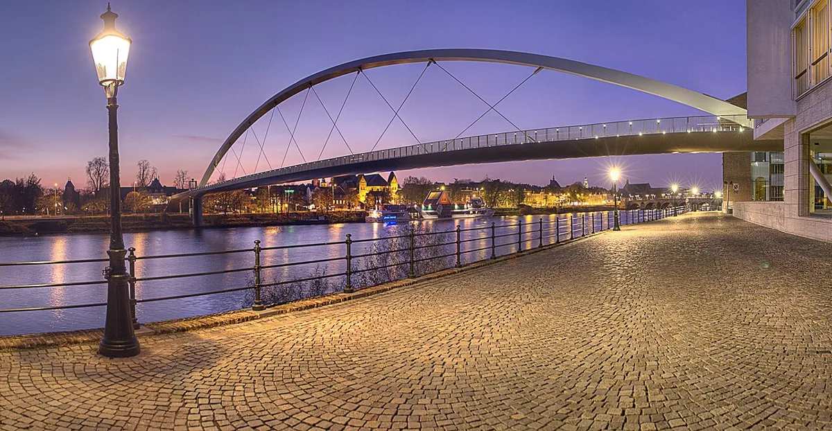 Hoge Brug über die Maas in Maastricht