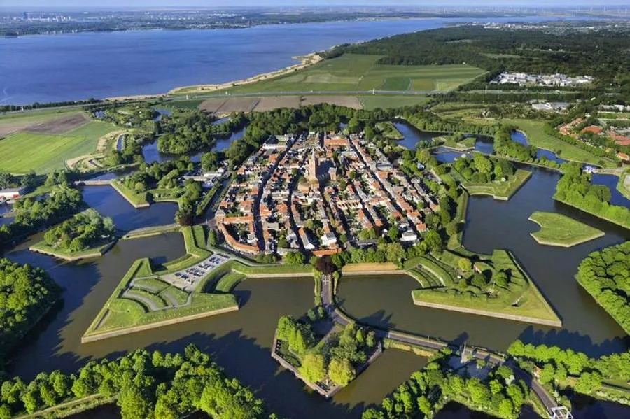 Sternförmige Festungsanlagen von Naarden aus der Luft