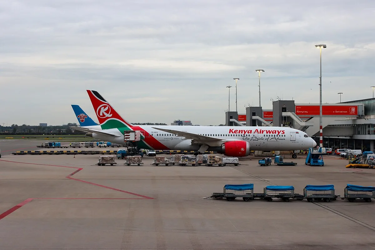Flugzeuge am Flughafen Amsterdam Schiphol