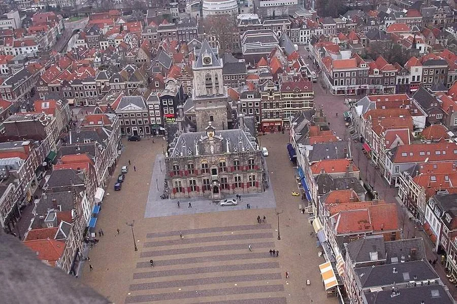 Blick von der Nieuwe Kerk auf den Markt in Delft