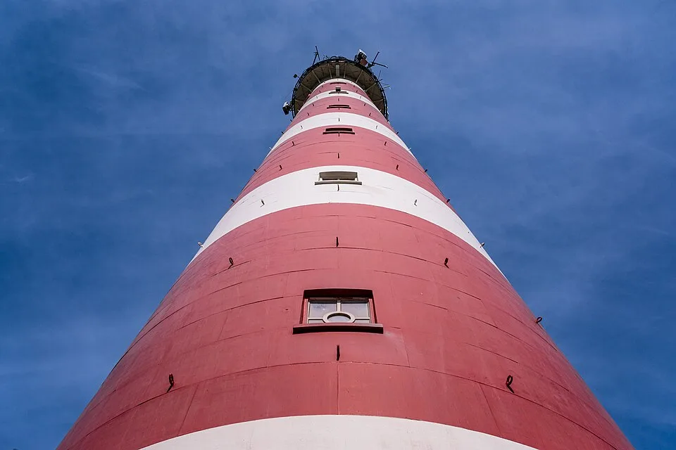 Der Leuchtturm Bornrif bei Hollum auf Ameland