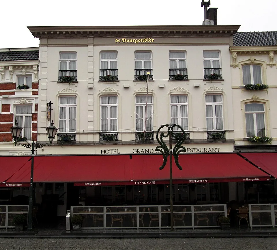 Historische Fassade am Grote Markt von Bergen op Zoom