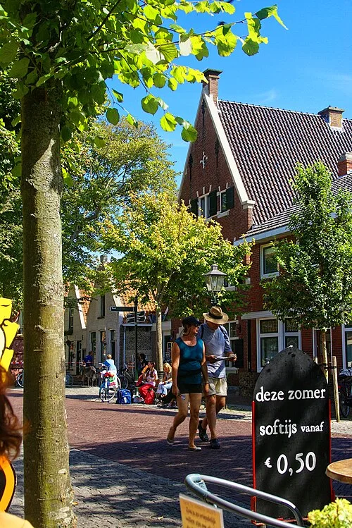 Die Dorfstraße von Oost-Vlieland
