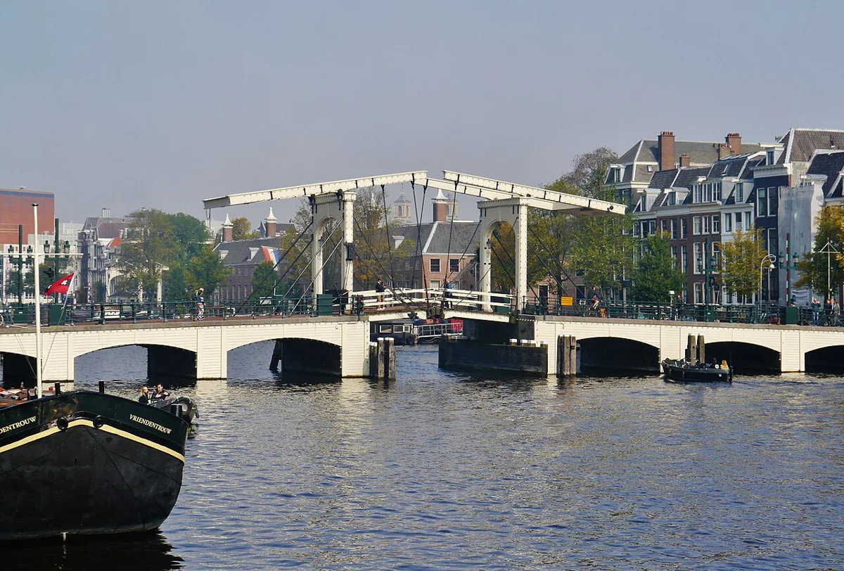 Die weiße Magere Brug über der Amstel