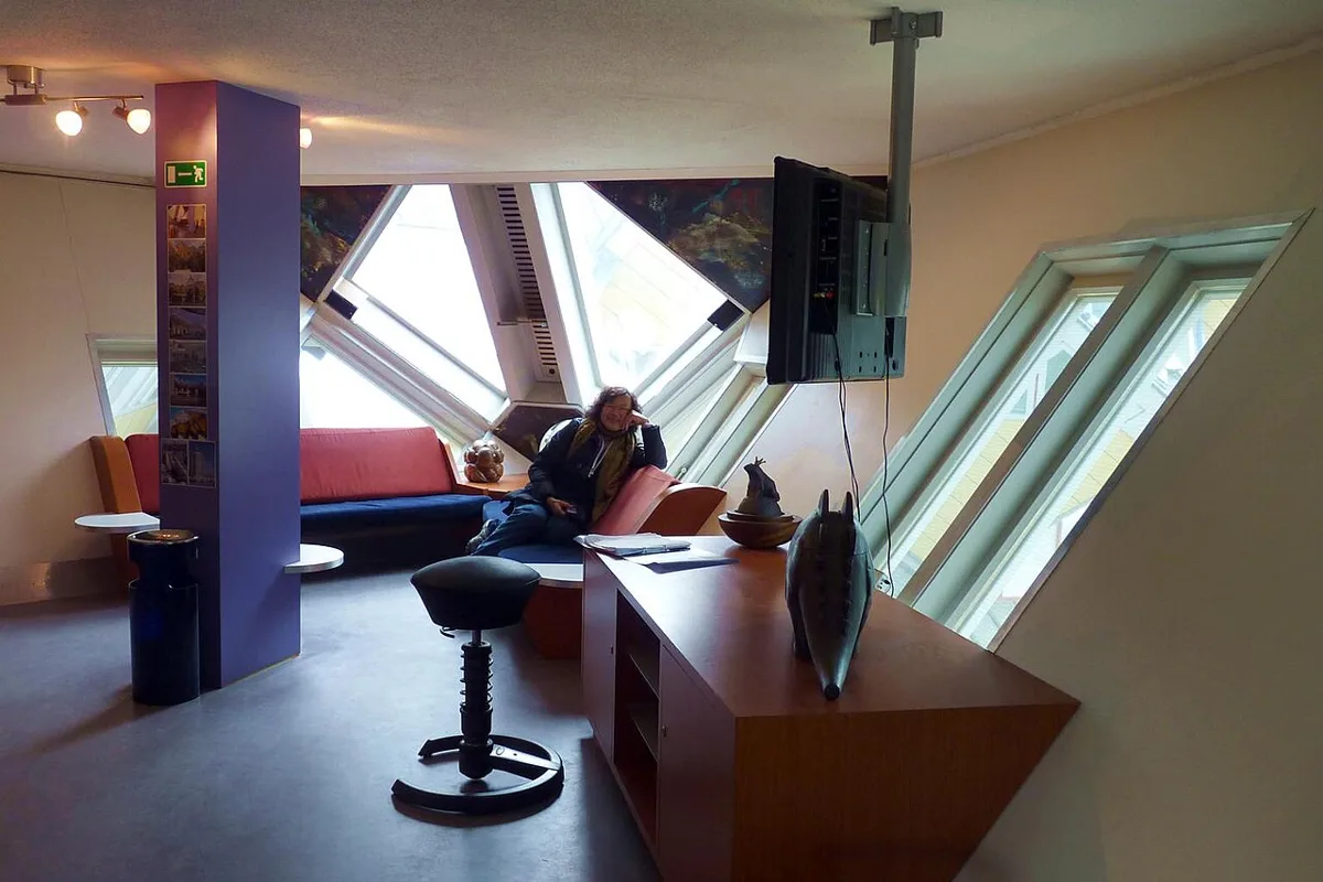 Wohnzimmer in einer Rotterdamer Kubuswohnung