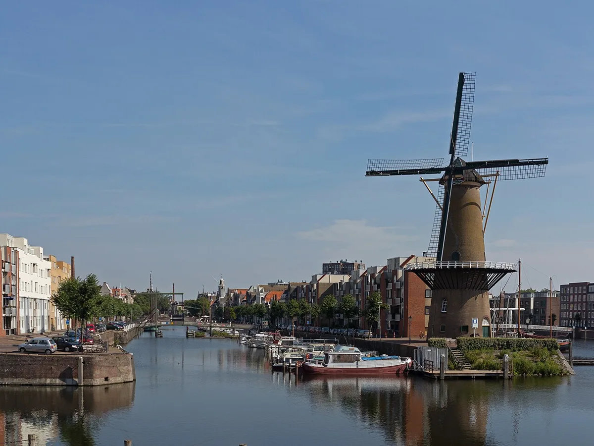 Die Windmühle De Distilleerketel in Delfshaven